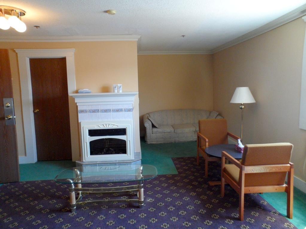 Mount Baker Hotel クランブルック エクステリア 写真